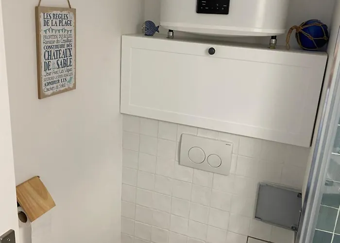 Aux Pieds Des Plages, Du Port, De La Piste Cyclable Et Des Commerces De Proximite, Un Au Dernier Etage Avec Vue Panoramique Sur Le Bassin D'arcachon, Entierement Renove, Dans Avec Piscine Arcachon