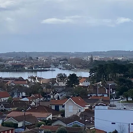 Apartment Aux Pieds Des Plages, Du Port, De La Piste Cyclable Et Des Commerces De Proximite, Un Au Dernier Etage Avec Vue Panoramique Sur Le Bassin D'arcachon, Entierement Renove, Dans Avec Piscine Arcachon