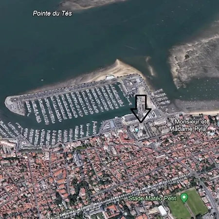 Apartment Aux Pieds Des Plages, Du Port, De La Piste Cyclable Et Des Commerces De Proximite, Un Au Dernier Etage Avec Vue Panoramique Sur Le Bassin D'arcachon, Entierement Renove, Dans Avec Piscine