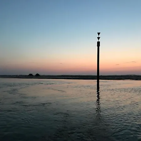 Aux Pieds Des Plages, Du Port, De La Piste Cyclable Et Des Commerces De Proximite, Un Au Dernier Etage Avec Vue Panoramique Sur Le Bassin D'arcachon, Entierement Renove, Dans Avec Piscine Apartment Arcachon