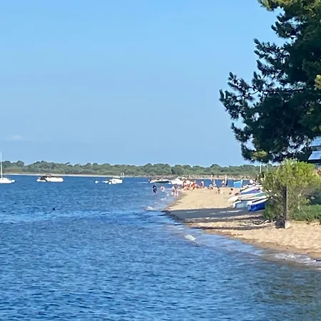 Aux Pieds Des Plages, Du Port, De La Piste Cyclable Et Des Commerces De Proximite, Un Au Dernier Etage Avec Vue Panoramique Sur Le Bassin D'arcachon, Entierement Renove, Dans Avec Piscine Apartment