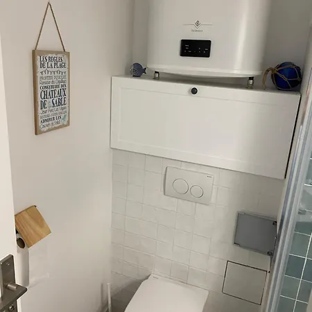 Aux Pieds Des Plages, Du Port, De La Piste Cyclable Et Des Commerces De Proximite, Un Au Dernier Etage Avec Vue Panoramique Sur Le Bassin D'arcachon, Entierement Renove, Dans Avec Piscine Аркашон