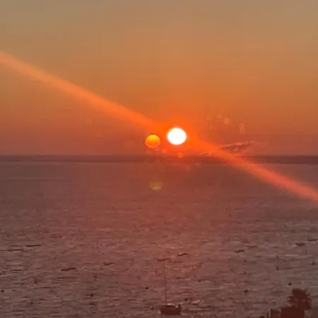 Aux Pieds Des Plages, Du Port, De La Piste Cyclable Et Des Commerces De Proximite, Un Au Dernier Etage Avec Vue Panoramique Sur Le Bassin D'arcachon, Entierement Renove, Dans Avec Piscine Apartamento *