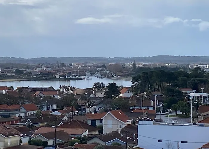 Апартаменти Aux Pieds Des Plages, Du Port, De La Piste Cyclable Et Des Commerces De Proximite, Un Au Dernier Etage Avec Vue Panoramique Sur Le Bassin D'arcachon, Entierement Renove, Dans Avec Piscine Аркашон