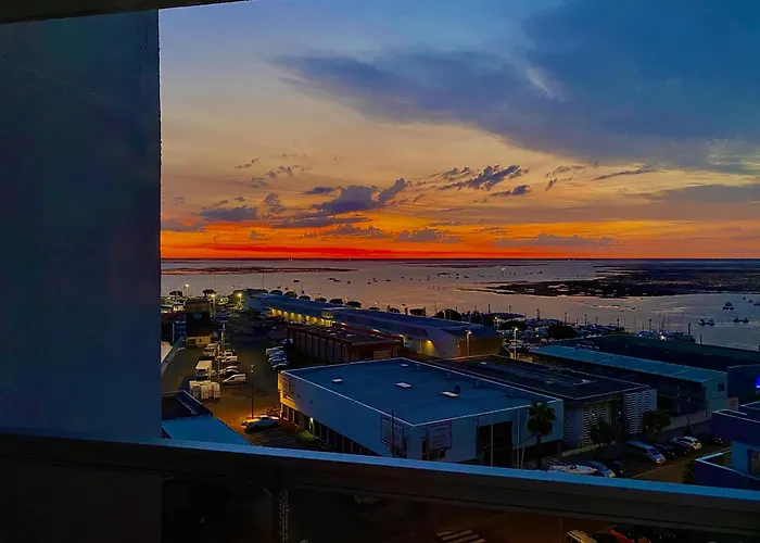 Aux Pieds Des Plages, Du Port, De La Piste Cyclable Et Des Commerces De Proximite, Un Au Dernier Etage Avec Vue Panoramique Sur Le Bassin D'arcachon, Entierement Renove, Dans Avec Piscine Апартаменти *