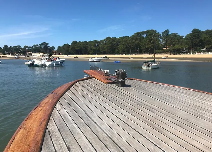 Aux Pieds Des Plages, Du Port, De La Piste Cyclable Et Des Commerces De Proximite, Un Au Dernier Etage Avec Vue Panoramique Sur Le Bassin D'arcachon, Entierement Renove, Dans Avec Piscine Апартаменти Аркашон