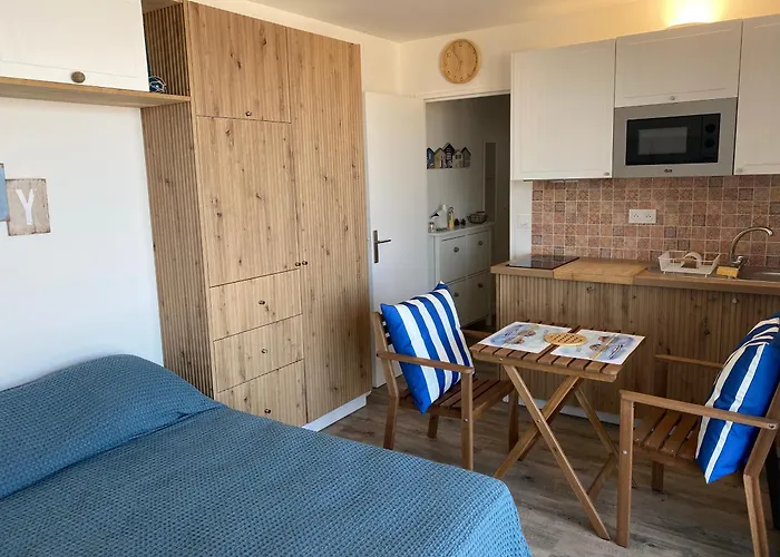 Aux Pieds Des Plages, Du Port, De La Piste Cyclable Et Des Commerces De Proximite, Un Au Dernier Etage Avec Vue Panoramique Sur Le Bassin D'arcachon, Entierement Renove, Dans Avec Piscine Апартаменти *